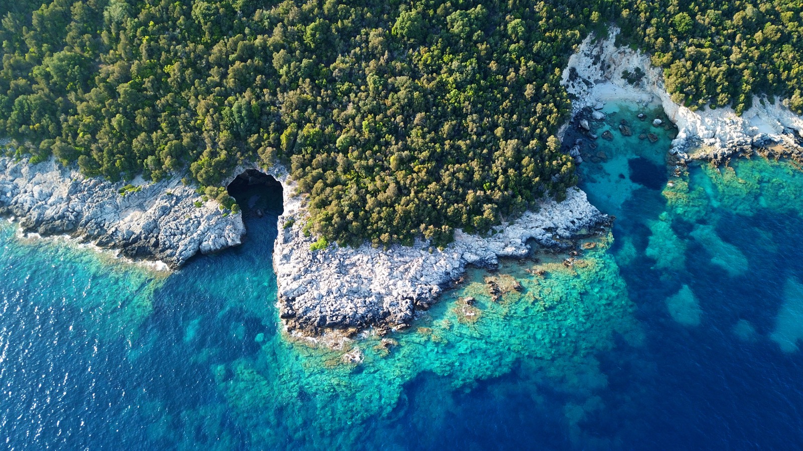 Blue Lagoon cave in Sivota